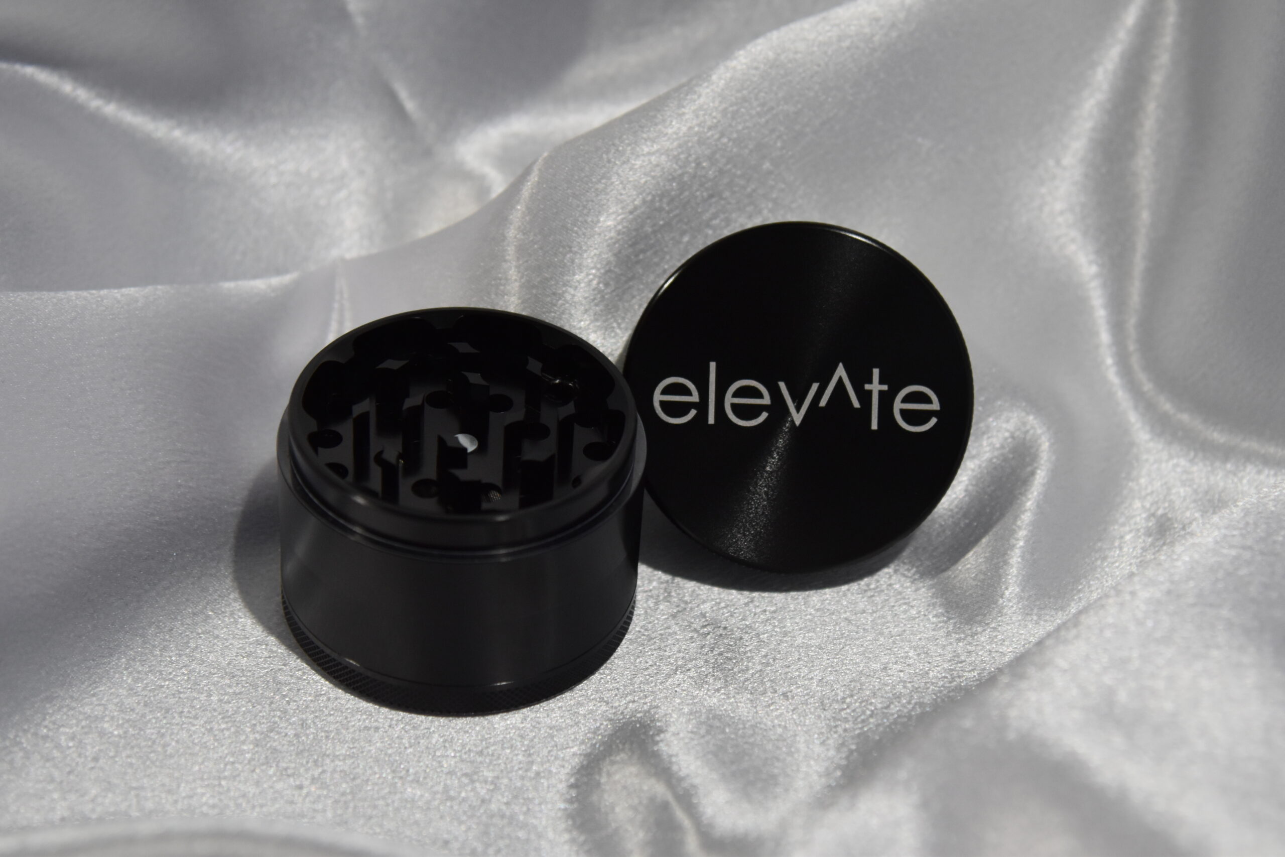 Elevate Grinder (Black)