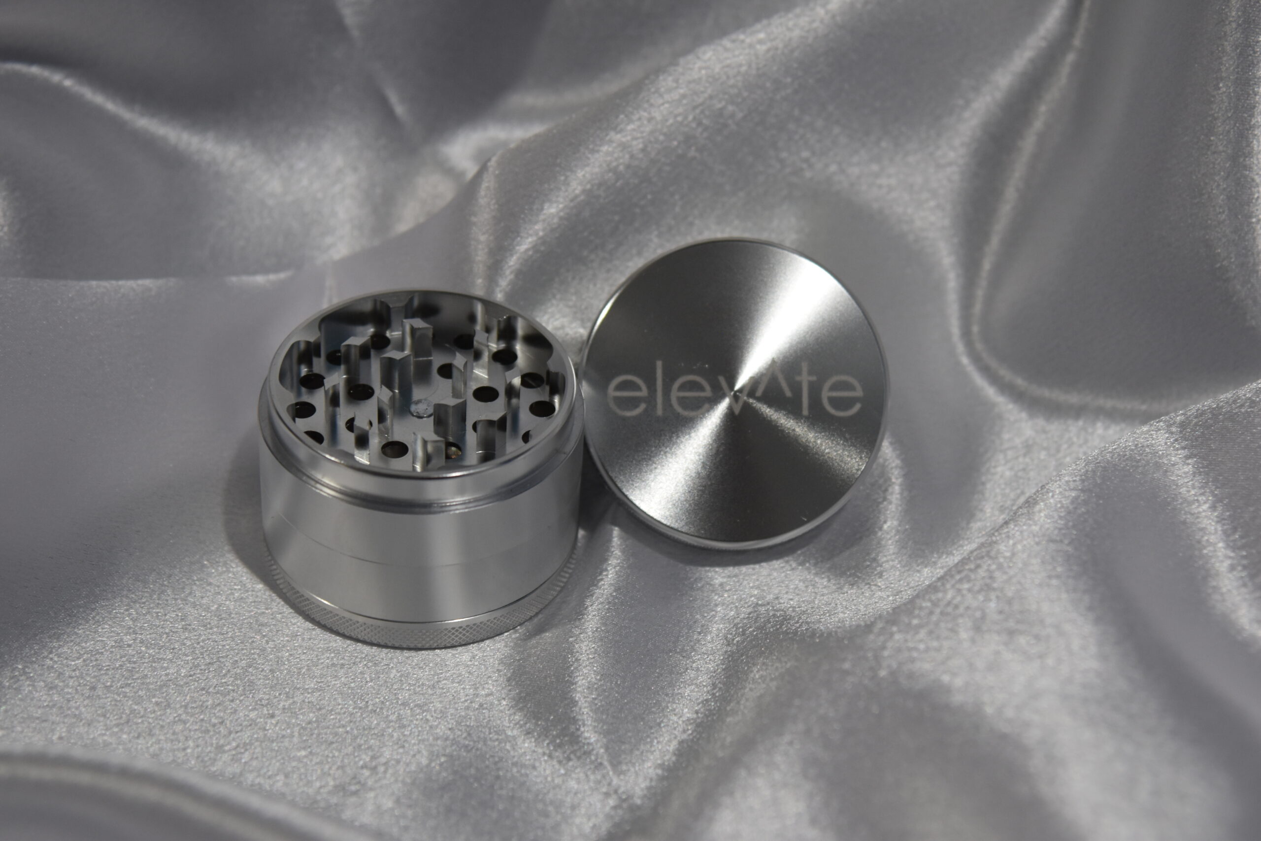 Elevate Grinder (Silver)
