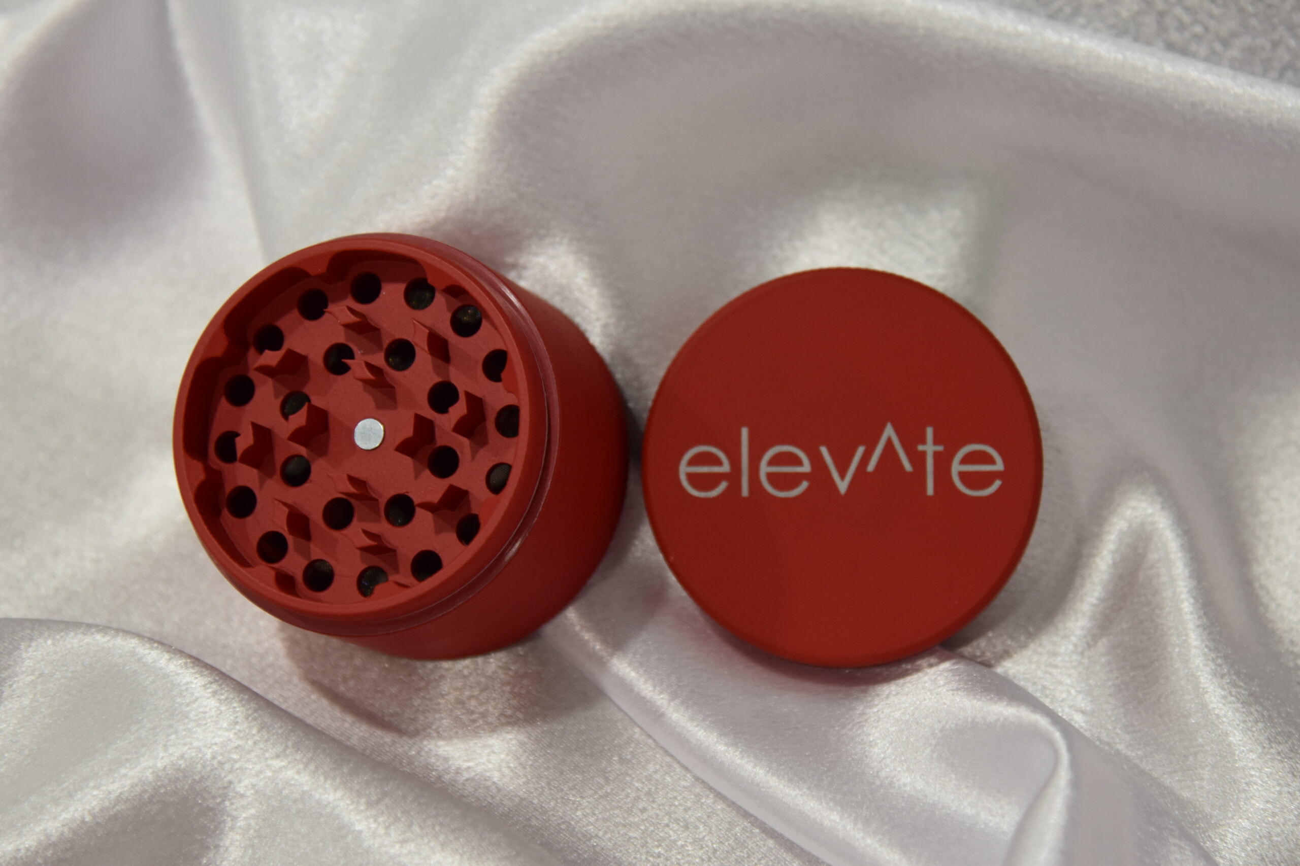 Elevate Grinder Matte (Red)